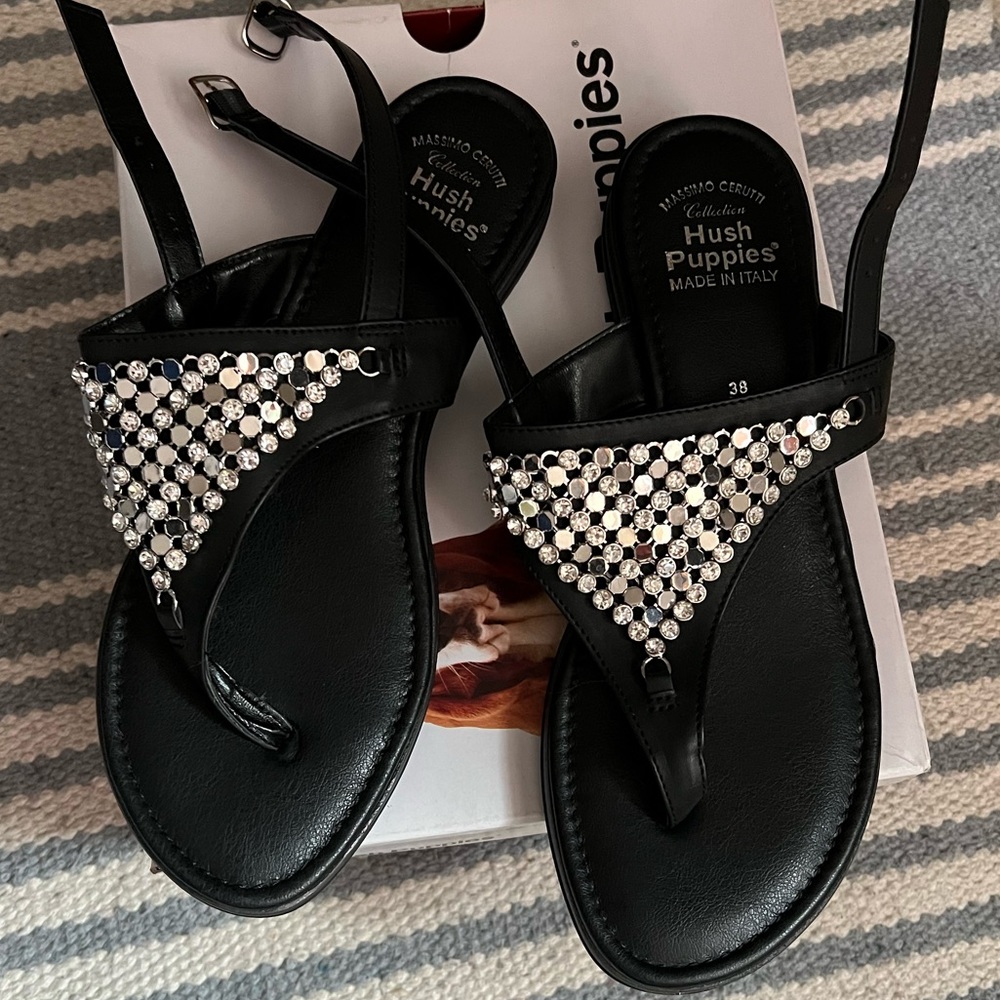 NWT Hush Puppies black sandals